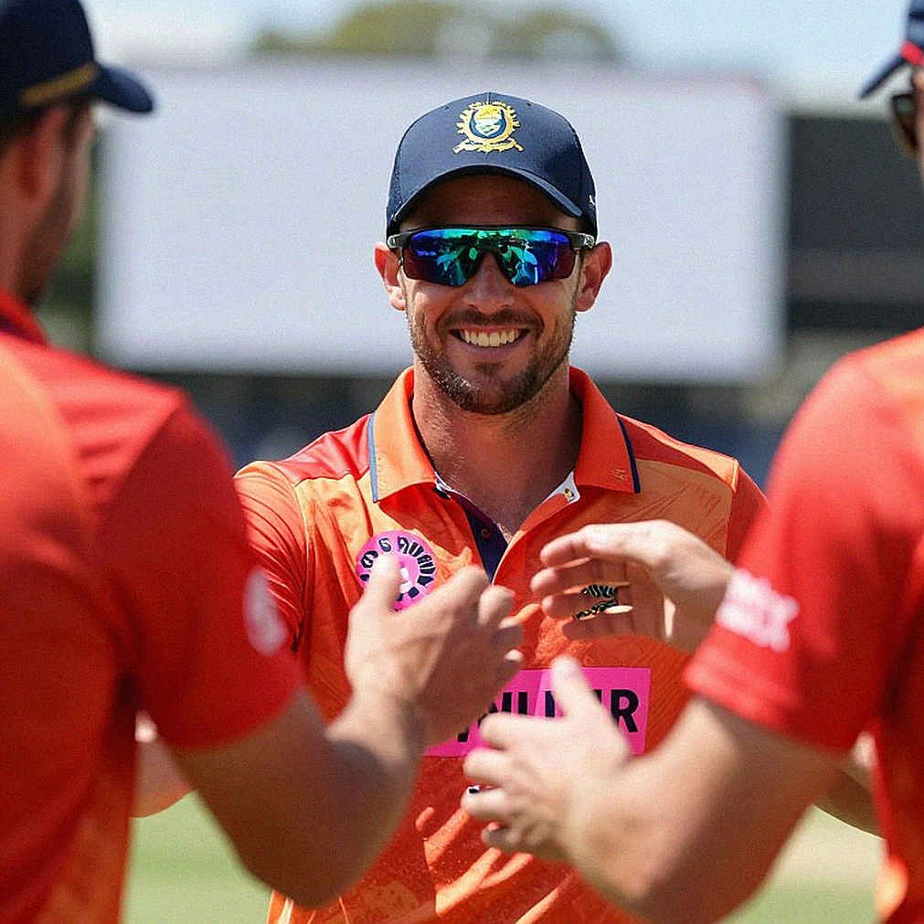 The Dust-Covered Truth of the Asia Cup: Asia's Teams Lose Between Overs 11 and 40